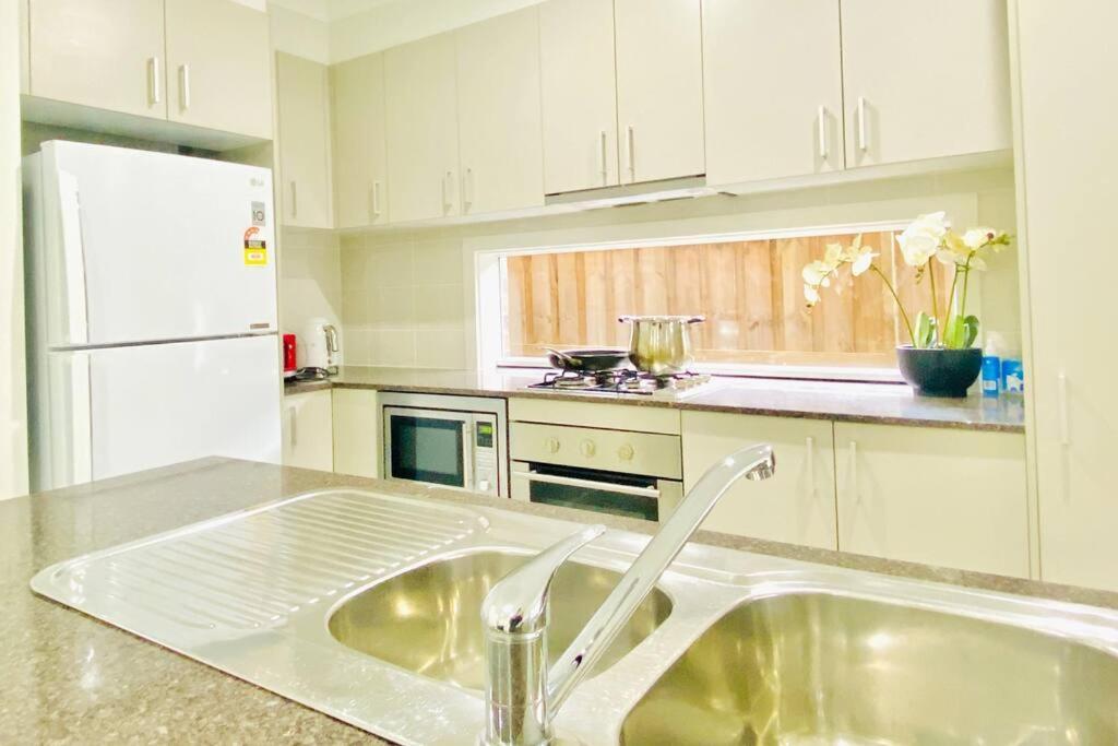 Kellyville 5Br Near Park And Shopping Mall מראה חיצוני תמונה